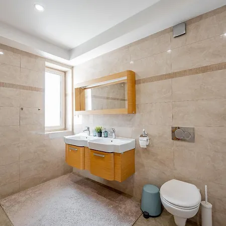 ホテル Family House Florian 4*